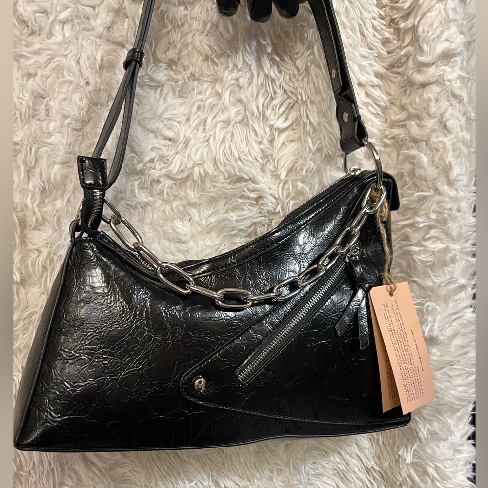 🖤🖤NWT- E/N EXPRESSIONS NYC SASSY/CLASSY BLACK SHOULDER BAG🖤🖤 - Picture 4 of 14